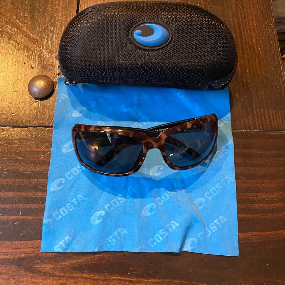 Like new Costa sunglasses